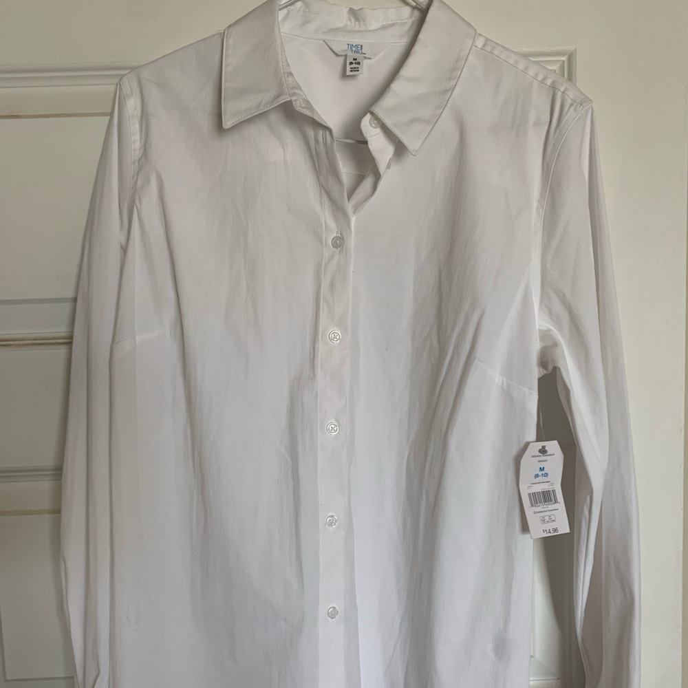 White button down wrinkle resistant long sleeve